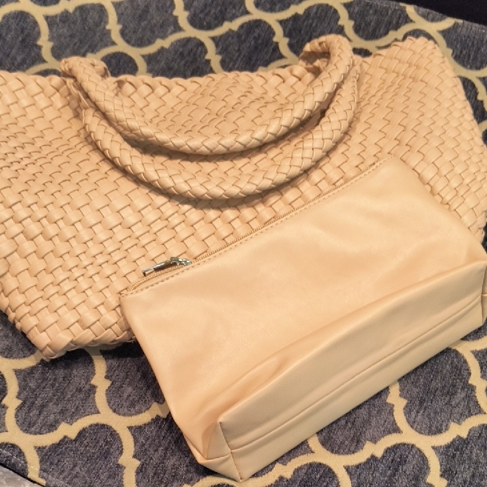 Elegant Cream Woven Handbag Set